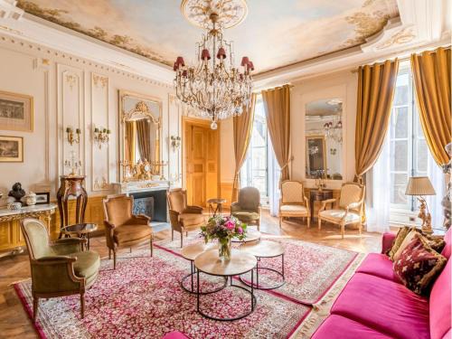 3rd Arrondissement Apartment | Merveil - Signature Suite - Marais - Braque