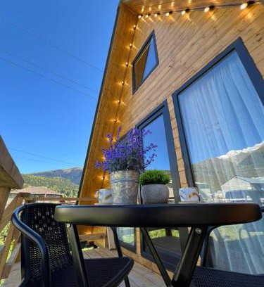 Bagvdanari Ski Chalet | Mestia Sunrise Cottage - 1BR Cosy Stay in Svaneti