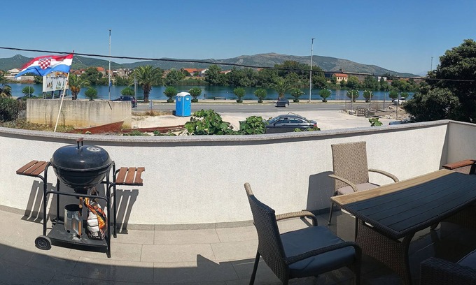 Metkovic Condo | Metkovic 3-bedroom condo - river view