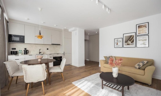 Ursynow Apartment | Metro Kabaty Elegant Apartment