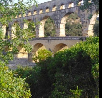 Remoulins Apartment | Meublé pont du Gard 4 personnes