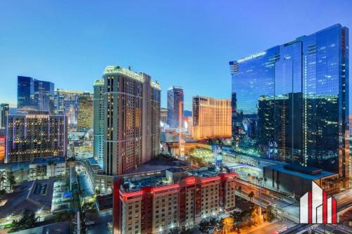 Las Vegas House | MGM Signature-34-803 F1 Track & Strip View Studio