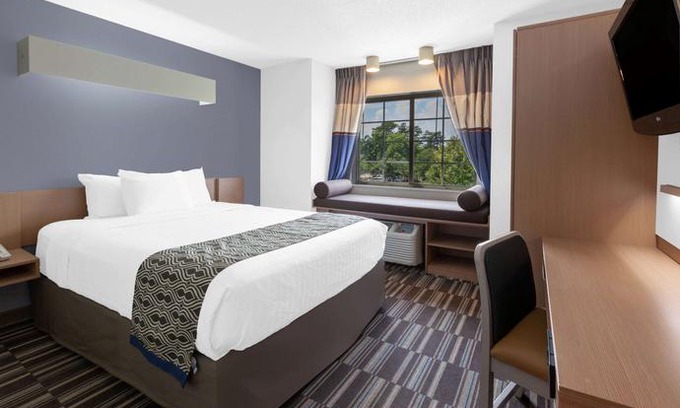 Linthicum Heights Hotel | Microtel Inn Suite by Wyndham BWI Airport