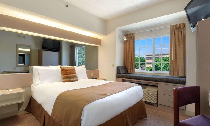 East Bloomington Hotel | Microtel Inn & Suites by Wyndham Bloomington/Minneapolis