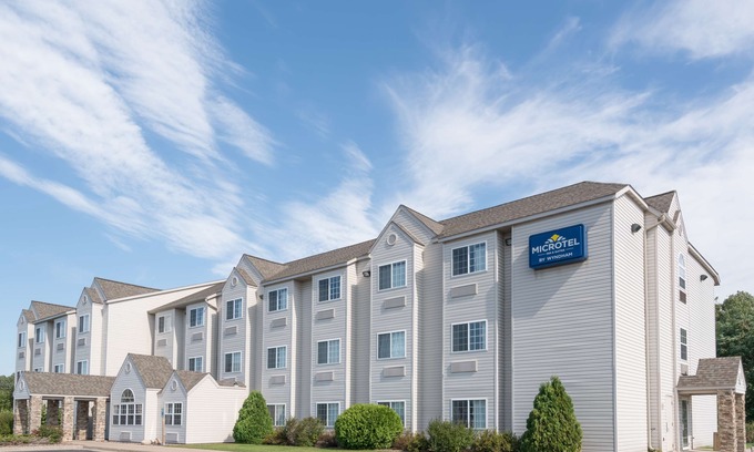 Rice Lake Hotel | Microtel Inn & Suites by Wyndham Rice Lake