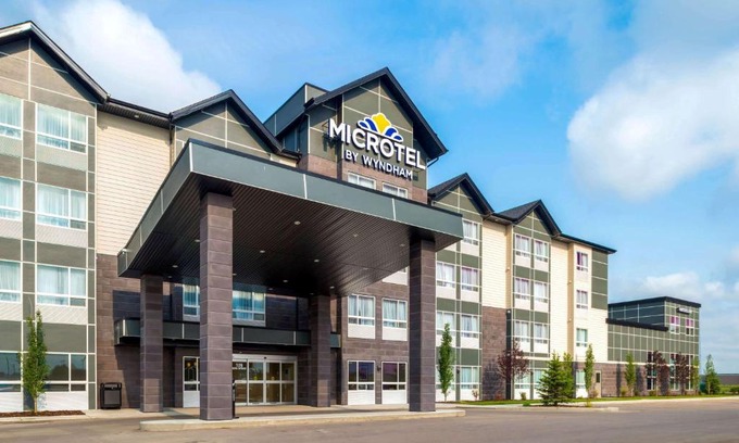 Red Deer Hotel | Microtel Inn & Suites by Wyndham Red Deer
