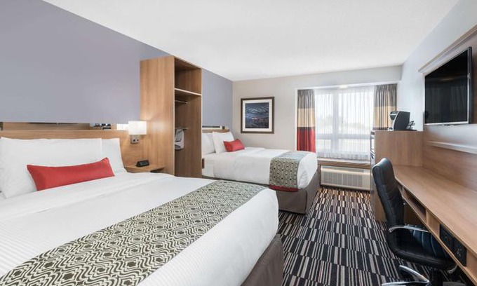 Sudbury Hotel | Microtel Inn & Suites by Wyndham Sudbury