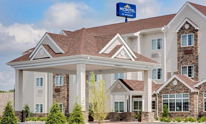 Clarion Hotel | Microtel Inn & Suites by Wyndham Clarion