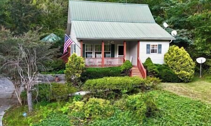 Dandridge House | Middle of Everywhere