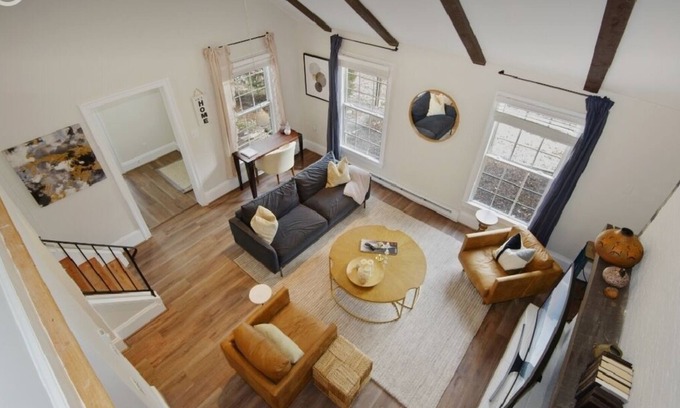 Lakeview Cottage | Middleburg Cottage Near Salamander Resort Spa