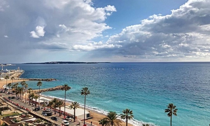 Le Suquet Apartment | Midi beachfront apartment, exceptional sea view from 6th floor,