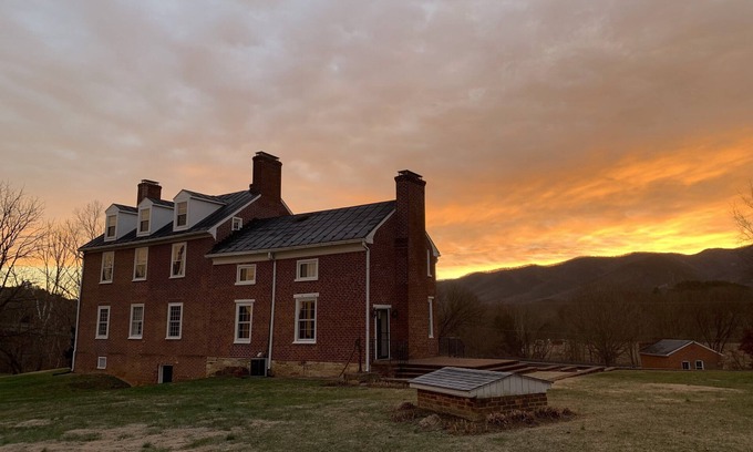 Glasgow House | MidMountain Retreat, a budding arts space in a historic home on the James River