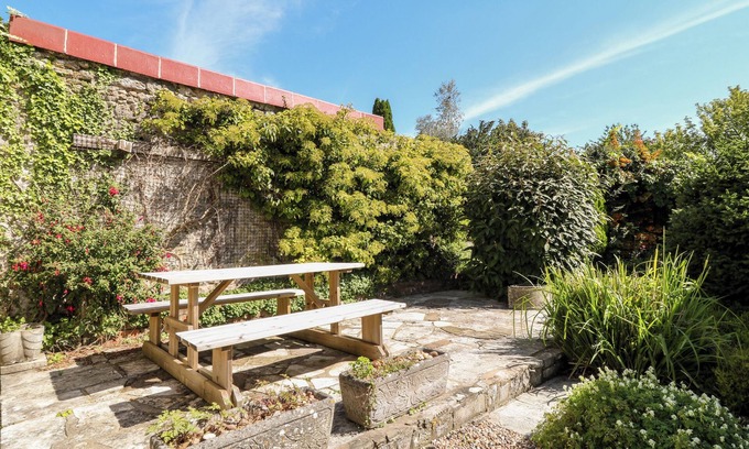 Westbury-sub-Mendip Cottage | MILESTONES, family friendly, with a garden in Westbury-Sub-Mendip