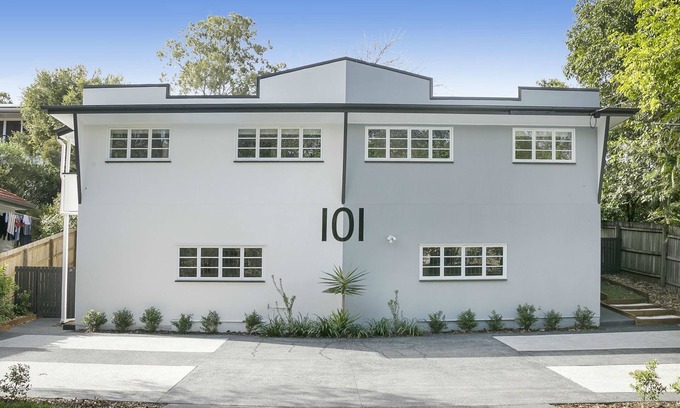 Auchenflower House | Milton Mews Townhouse BLUE. Another Rylance Holiday Home