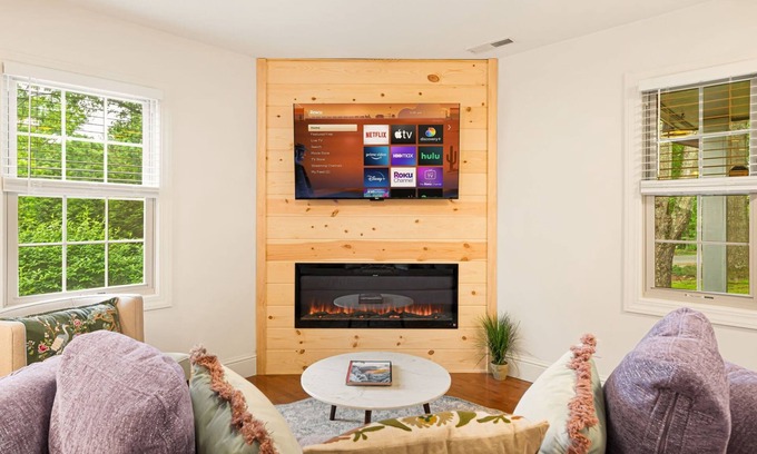 Asheville House | Min to AVL | Hot Tub | FirePit | EVCharger | Grill