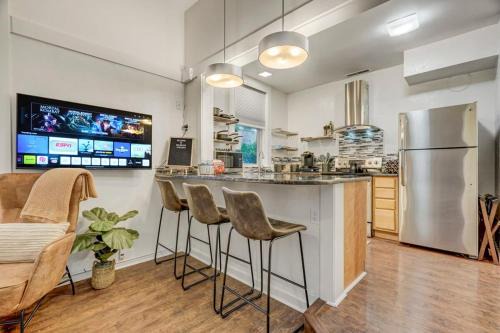 Colorado Springs Apartment | Miners Anvil - Steps to Historic District