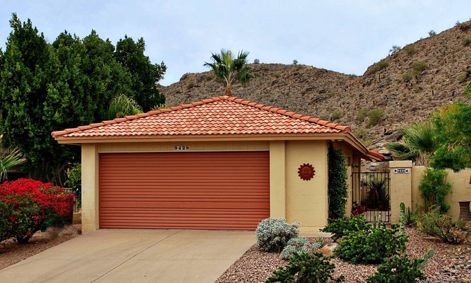 Ahwatukee Foothills House | Mini Mansion! Backs to South Mtn Preserve. Great views!