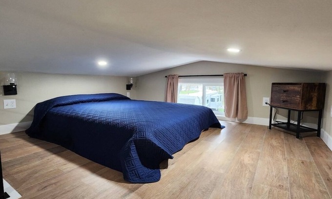 Richmond Cabin | Mini Sota - New Tiny House in located at family-friendly Riverside Resort.