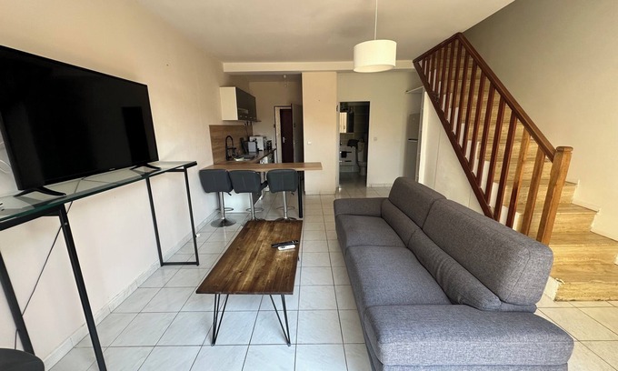 Borgo House | Mini Villa T3 Duplex+studio 100m2. Proche de la Plage, Idéal Pour les Familles