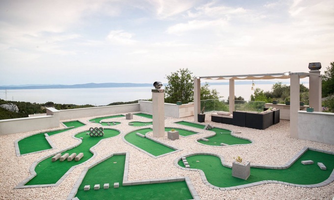 Makarska Villa | Minigolf,Bikes,Pool,Jacuzzi,Sauna, Gym