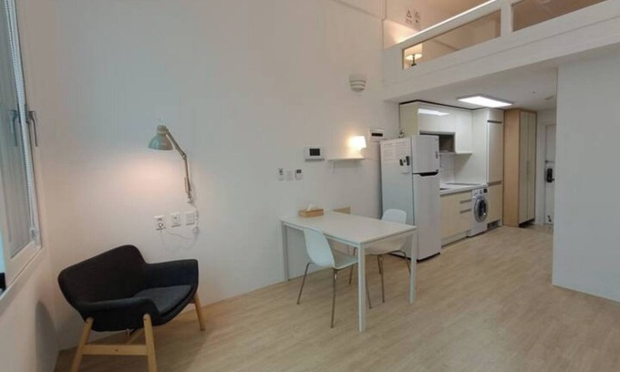 Banghwa-dong Condo | Minimalism Stay 8-A next to Gimpo Airport