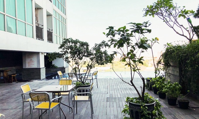 Surabaya Hotel | Minimalist 2Br Apartment at Tamansari Papilio