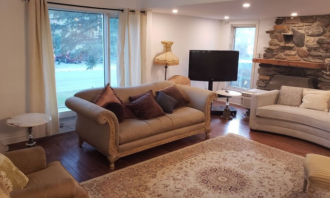 Montreal Apartment | Minimum 32days or more rental .. Long Term Rental