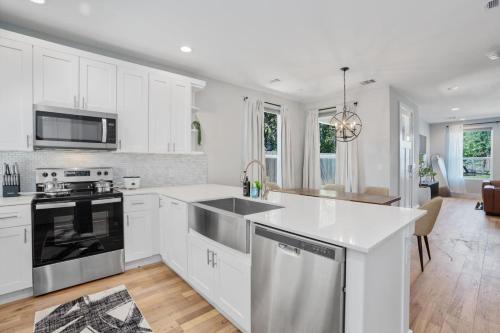 University Hills and Windsor Park House | Mins to ACL - Downtown - Formula 1