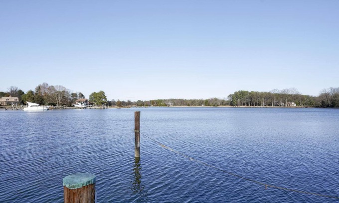Unionville House | Minutes from Downtown St. Michaels and Tilghman | Private Dock | Hot Tub