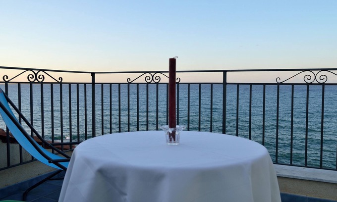 Old Town Apartment | MiraMare Residence Cefalu - App. Ludovica -