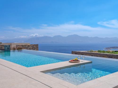 Agios Nikolaos Villa | MiraView - Villas & Residences