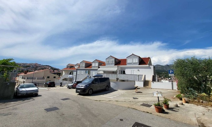 Dubrovnik Apartment | MIRROR apartment with parking garage