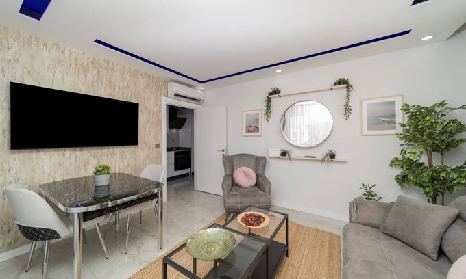 Antalya City Centre Apartment | Missafir Modern Flat near Beach in Antalya