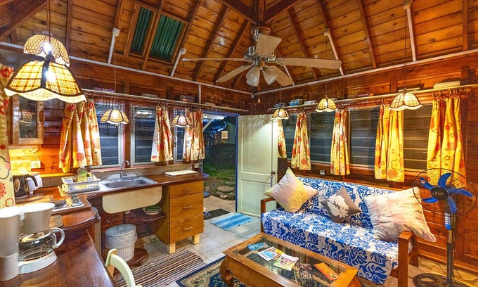 Moorea-Maiao House | miti a perfect bungalow for 2 people in the garden .