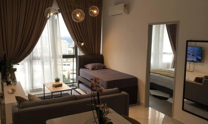 Bandar Kota Bharu Apartment | Mizrai Troika Homestay with Kota Bharu city view