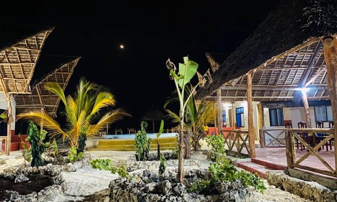 Stone Town Cabin | MKEKA SPICE LODGE