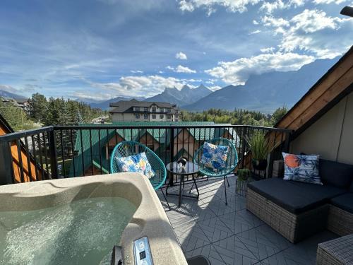 Canmore House | ML4- Private Rooftop Hot Tub Oasis- Entire townhouse with MTN View