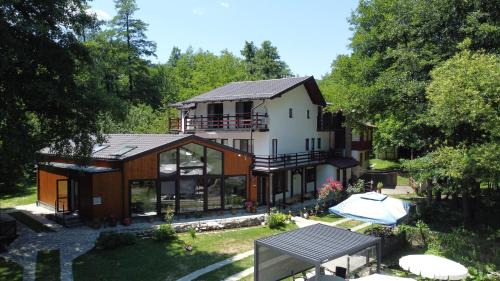 Vaideeni House | Moara Viselor
