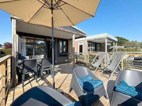 Jullouville-les-Pins House | Mobil-home Confort 4 pers, plage à 200m, piscine chauffée, terrasse Sud, parking, wifi inclus - FR-1-361A-81