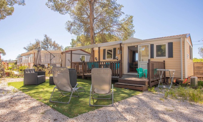 Puget-sur-Argens RV Rental | Mobile Home 'Mobilhome Oasis Village Puget Argen' with Shared Pool and Private Terrace