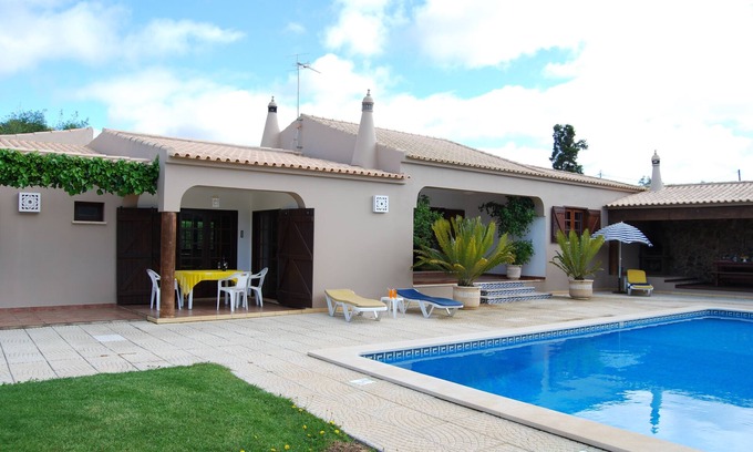 Lagos Villa | Modern Villa with large garden areas private Swimmg-pool .