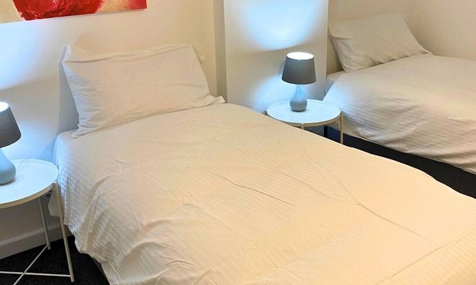 St Helens Apartment | Modern 1 Bedroom Apartment | Free WiFi | Perfect for Solo or Business Stay