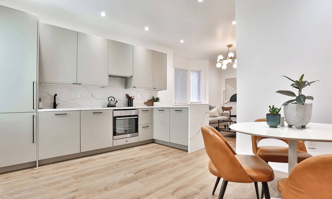 Earlscourt House | Modern 1-Bedroom Retreat in Toronto – Walk to Parks, Cafés & Transit!