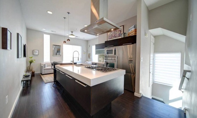 Wesley Heights House | Modern 1-BR Condo — Stylish Stay Near Uptown CLT!