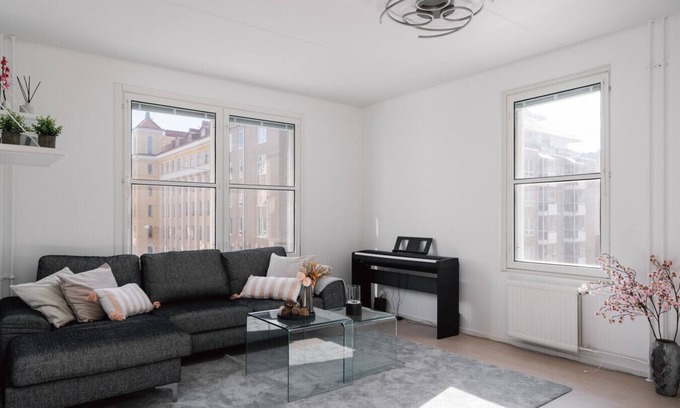 Hietalahti Apartment | Modern 1BR Apartment with Balcony at Helsinki City Centre