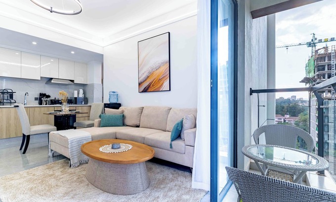 Kilimani Apartment | Modern 1BR at Riara One – Kilimani | Pool, Gym, Netflix | Walk to Junction Mall