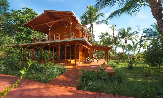 Carenero Island Apartment | Modern 1BR ❤️Ocean, Jungle, Sunsets + Walk to Surf