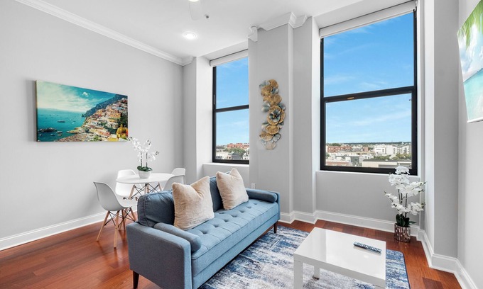 Olde Kensington Apartment | Modern 1BR w/Pool & Gym