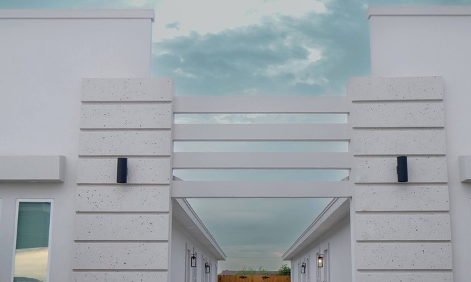 Weslaco House | Modern 2-bed, 2-bath home with WiFi, Smart TVs, coffee, tea, and cereal included