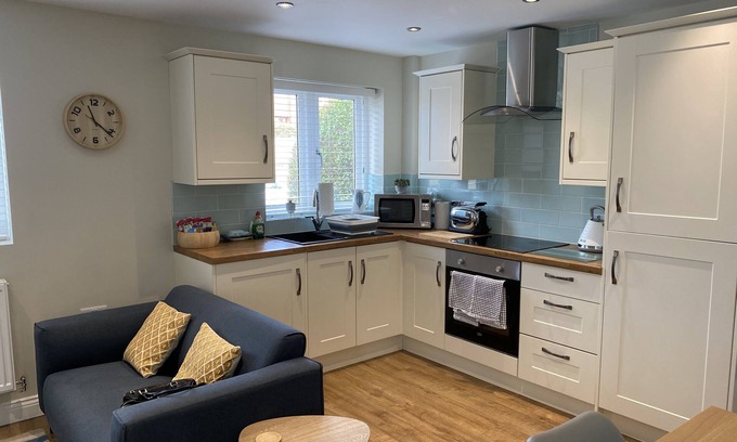 Tibshelf House | Modern 2-Bed House and Parking Tibshelf Derbyshire